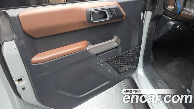 Ford Bronco 2022 — photo 14