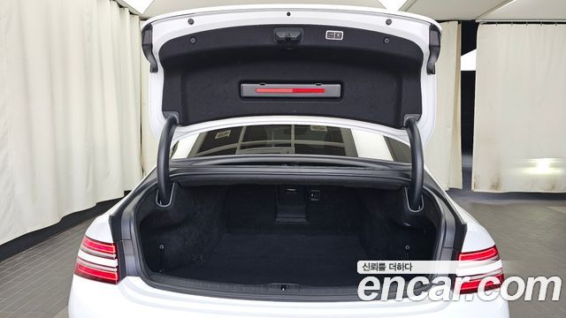 Genesis G80 2022 — photo 26