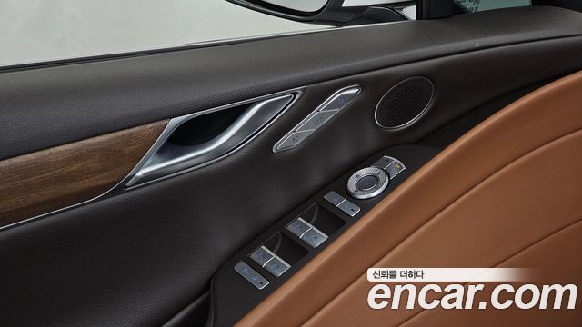 Genesis G80 2022 — photo 29