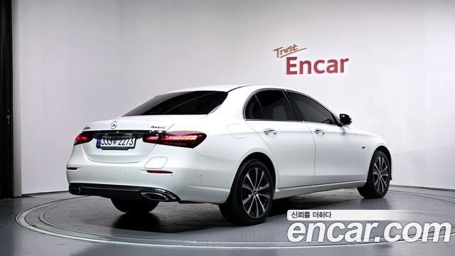 Mercedes-Benz E-Class 2021 — photo 2