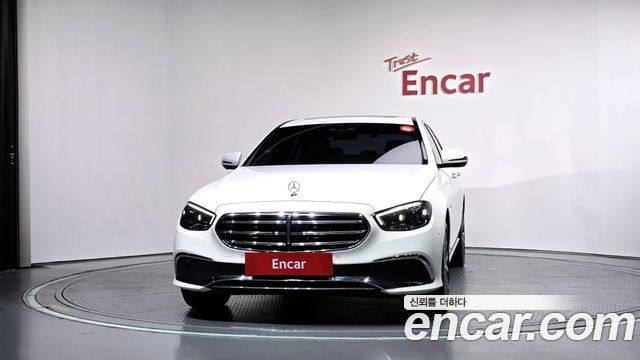 Mercedes-Benz E-Class 2021 — photo 3