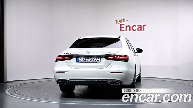 Mercedes-Benz E-Class 2021 — photo 4