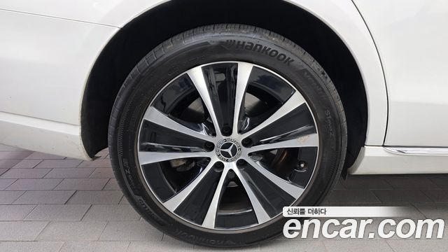 Mercedes-Benz E-Class 2021 — photo 5
