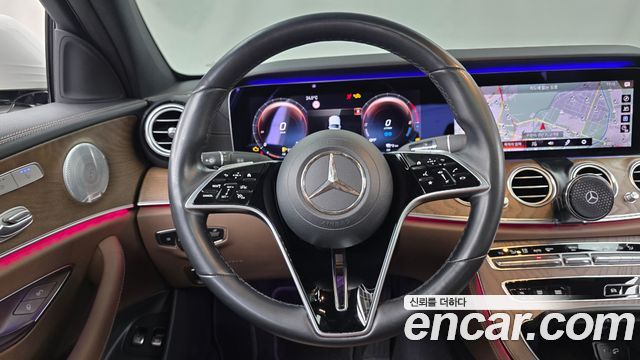 Mercedes-Benz E-Class 2021 — photo 18