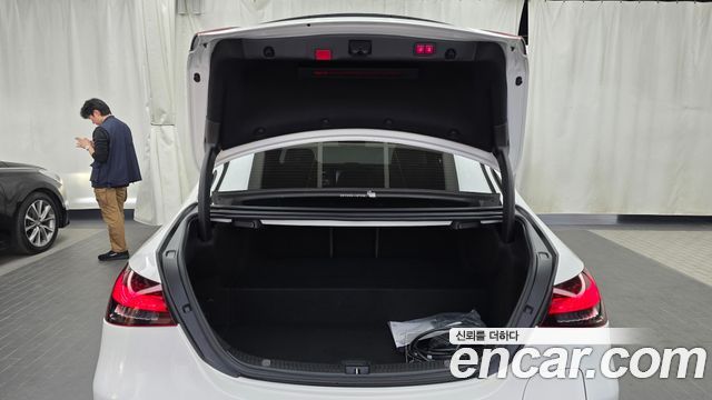 Mercedes-Benz E-Class 2021 — photo 26