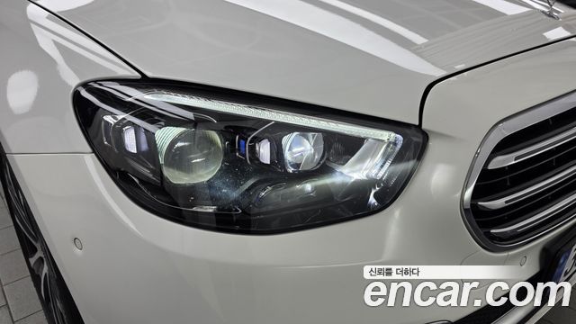 Mercedes-Benz E-Class 2021 — photo 8