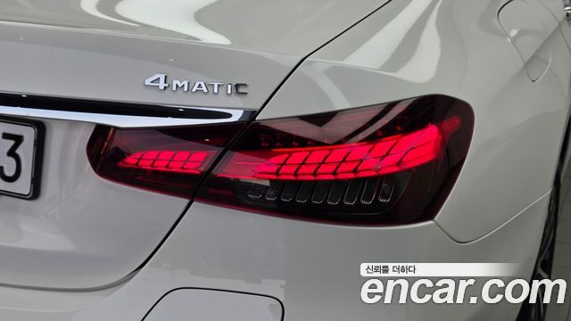 Mercedes-Benz E-Class 2021 — photo 9
