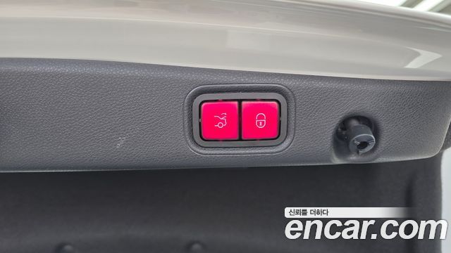 Mercedes-Benz E-Class 2021 — photo 30