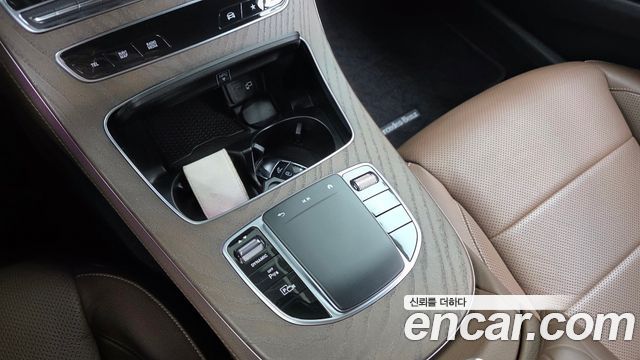 Mercedes-Benz E-Class 2021 — photo 32
