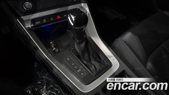 Audi Q3 2020 — photo 12