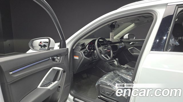 Audi Q3 2020 — photo 13