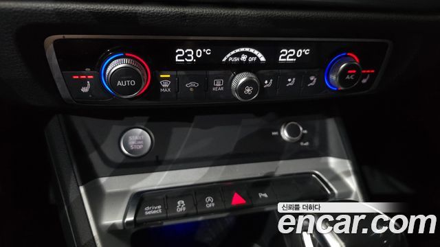 Audi Q3 2020 — photo 23