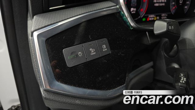Audi Q3 2020 — photo 25