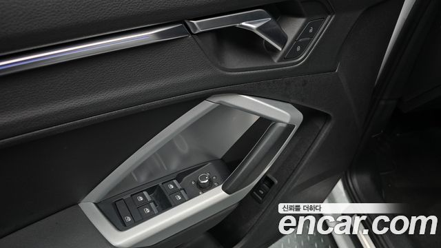 Audi Q3 2020 — photo 26