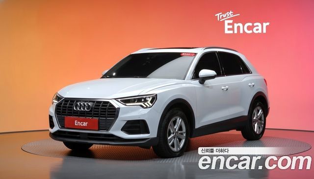 Audi Q3 2020 — photo 1
