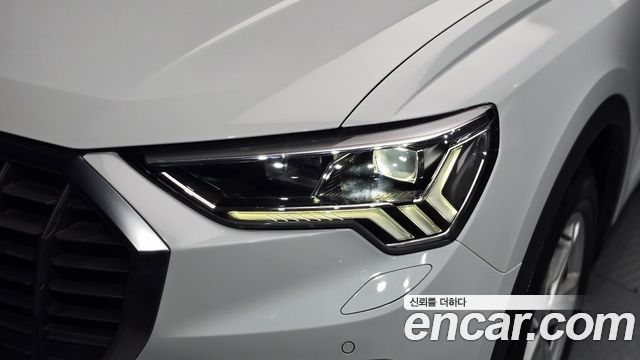 Audi Q3 2020 — photo 8