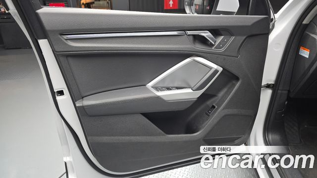 Audi Q3 2020 — photo 14