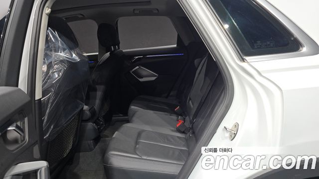 Audi Q3 2020 — photo 16