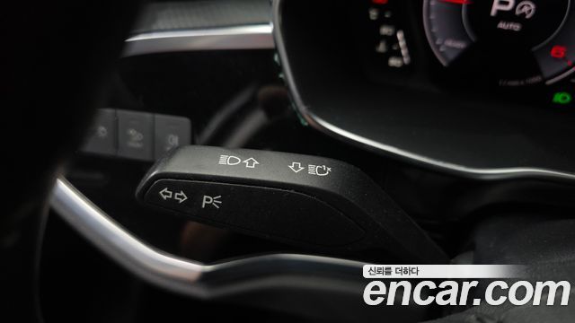 Audi Q3 2020 — photo 29