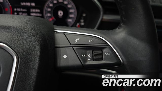 Audi Q3 2020 — photo 32