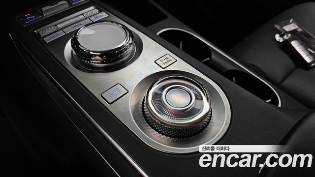 Genesis GV70 2022 — photo 9