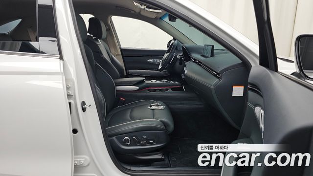 Genesis GV70 2022 — photo 11
