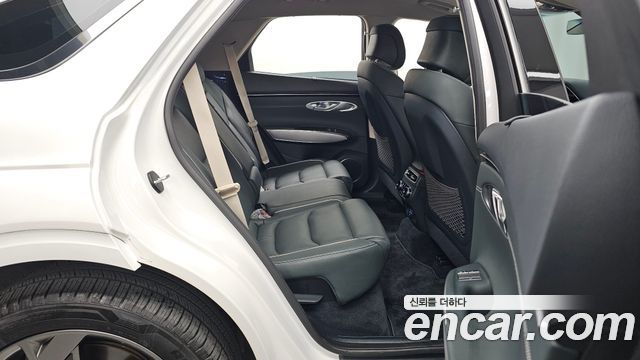 Genesis GV70 2022 — photo 12