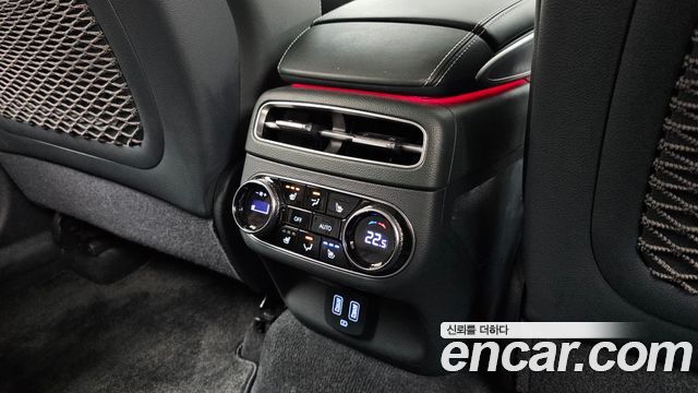 Genesis GV70 2022 — photo 19