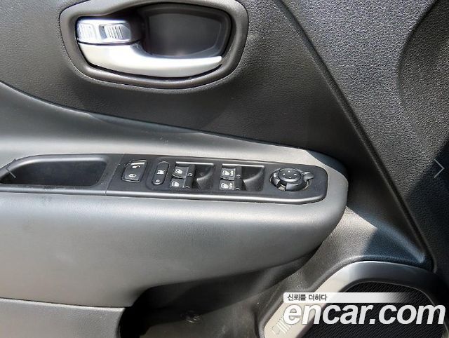 Jeep Renegade 2020 — photo 11