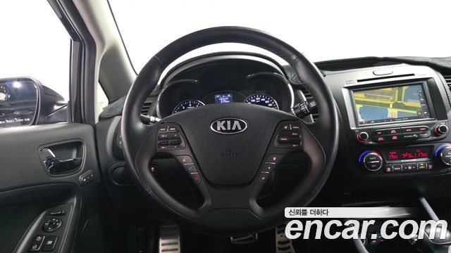 Kia K3 2015 — photo 13