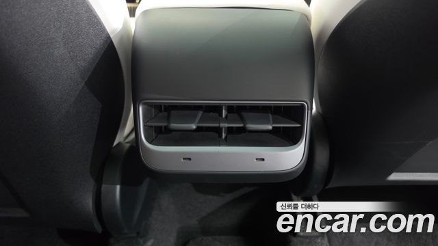Tesla Model Y 2023 — photo 24