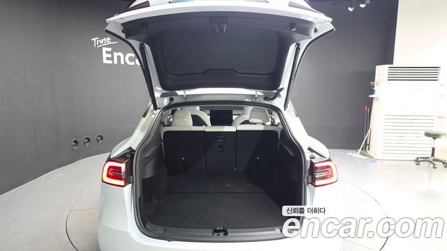 Tesla Model Y 2023 — photo 26