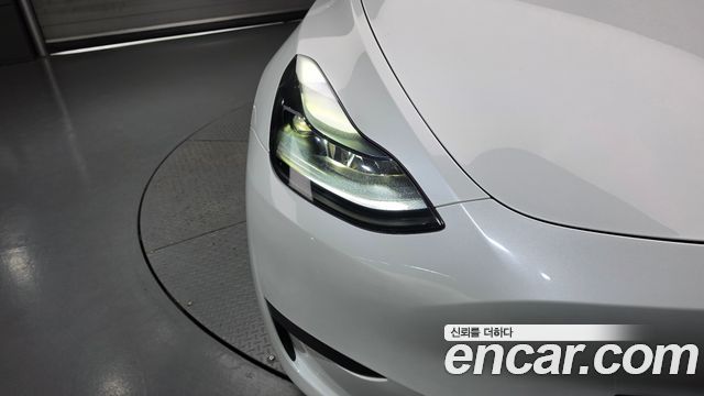 Tesla Model Y 2023 — photo 8