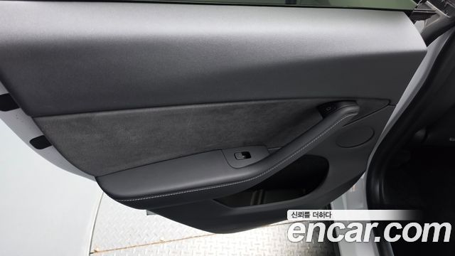 Tesla Model Y 2023 — photo 15
