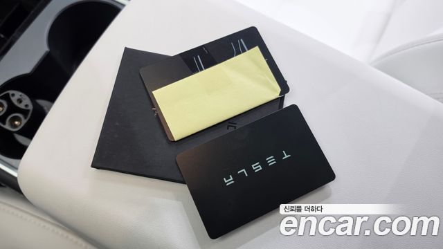 Tesla Model Y 2023 — photo 27