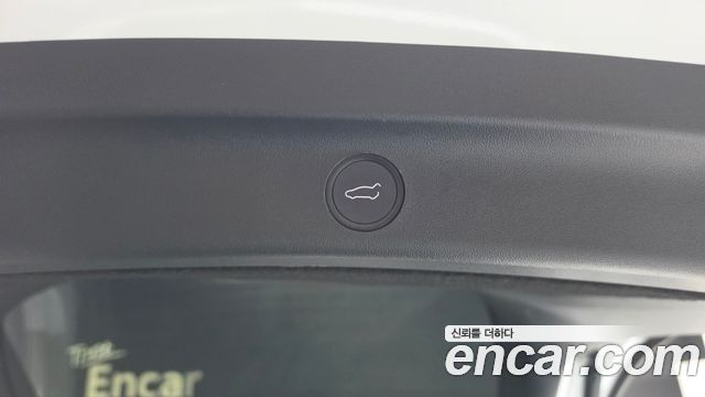 Tesla Model Y 2023 — photo 28