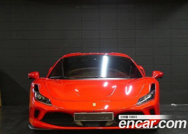 Ferrari F8 2021 — photo 1