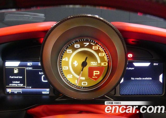 Ferrari F8 2021 — photo 8