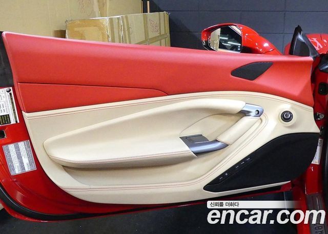 Ferrari F8 2021 — photo 12