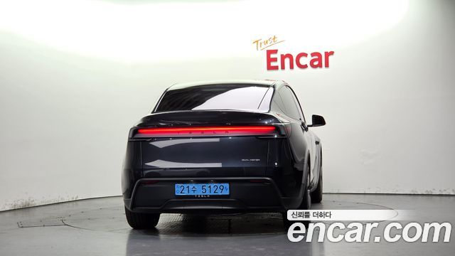 Tesla Model Y 2026 — photo 4