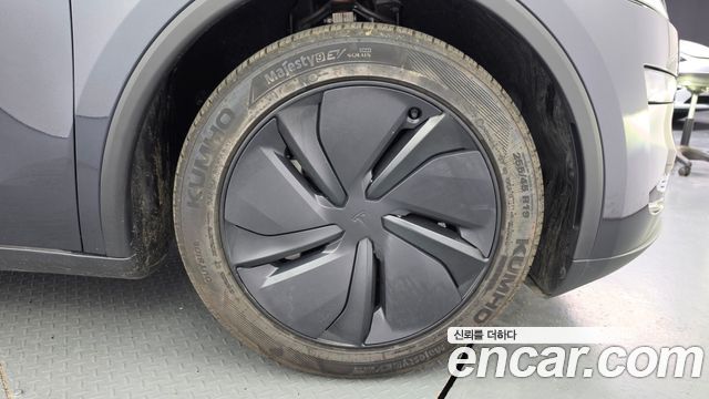 Tesla Model Y 2026 — photo 5