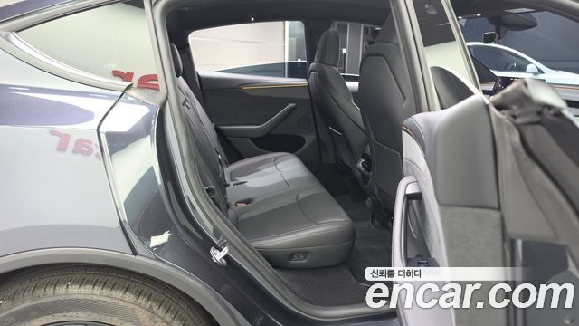 Tesla Model Y 2026 — photo 18