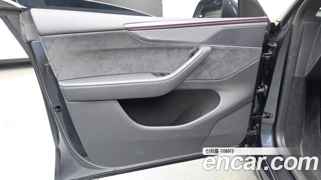 Tesla Model Y 2026 — photo 14