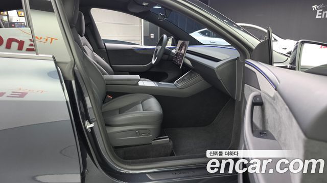 Tesla Model Y 2026 — photo 16