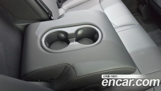 Tesla Model Y 2026 — photo 30