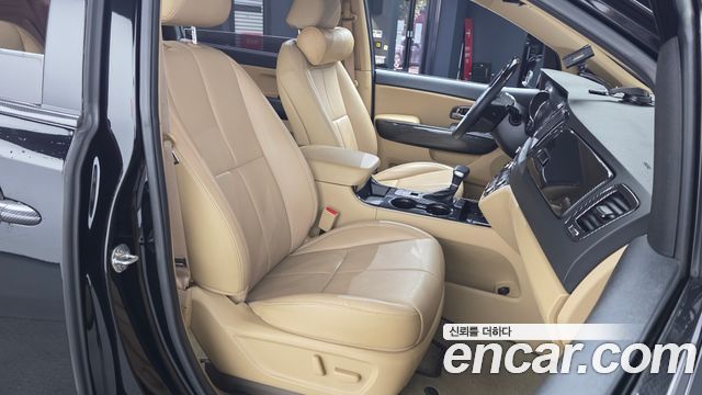 Kia Canival 2020 — photo 17