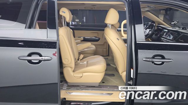Kia Canival 2020 — photo 18