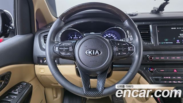 Kia Canival 2020 — photo 20
