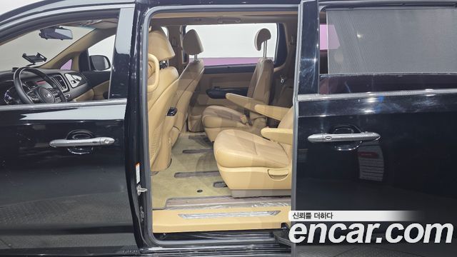 Kia Canival 2020 — photo 16
