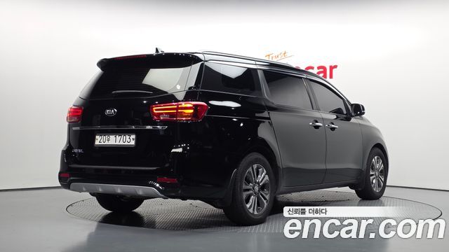 Kia Canival 2019 — photo 2